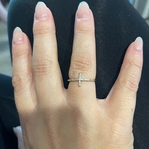 Diamond Cross Ring. Size 5/6